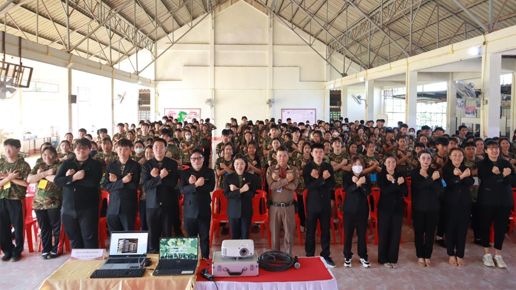กิจกรรมค่ายยุวชนคนคุณธรรมให้กับนักเรียน ซึ่งเป็นการสร้างวินัย คุณธรรม จริยธรรม ความสามัคคี และฝึกปฏิบัติการบำเพ็ญประโยชน์ภายในโรงเรียนและชุมชน