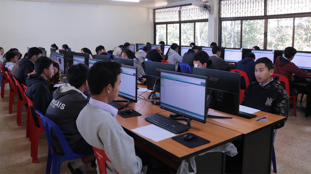 เข้ารับการทดสอบทางการศึกษาระดับชาติขั้นพื้นฐาน (O-NET) ผ่านระบบออนไลน์ ซึ่งจัดโดย สถาบันทดสอบทางการศึกษาแห่งชาติ (องค์การมหาชน)
