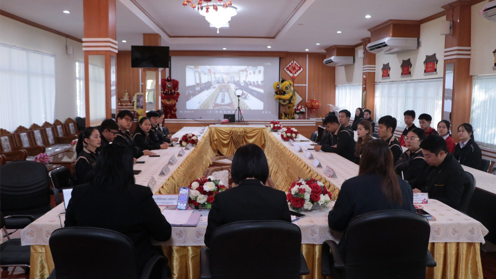 การให้คำแนะนำและติดตามการดำเนินงานของโรงเรียน เพื่อเตรียมความพร้อมการเข้ารับประเมินเพื่อรองรับมาตรฐานการศึกษาจาก สำนักงานรองรับมาตรฐานและประเมินคุณภาพการศึกษา (สมศ.)